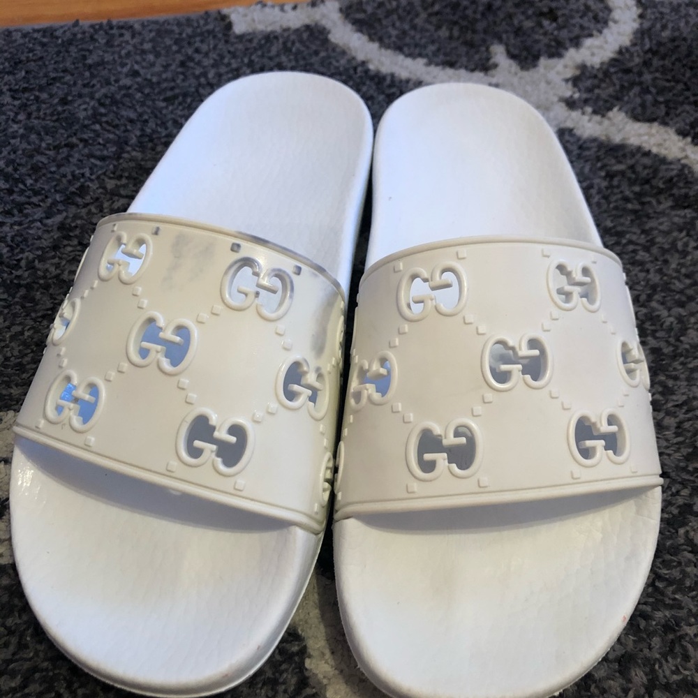SOLD: Gucci Pursuit Rubber Slides white